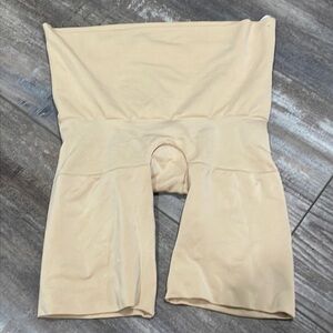 Assets by Spanx Shaping Shorts Shapewear Beige Medium